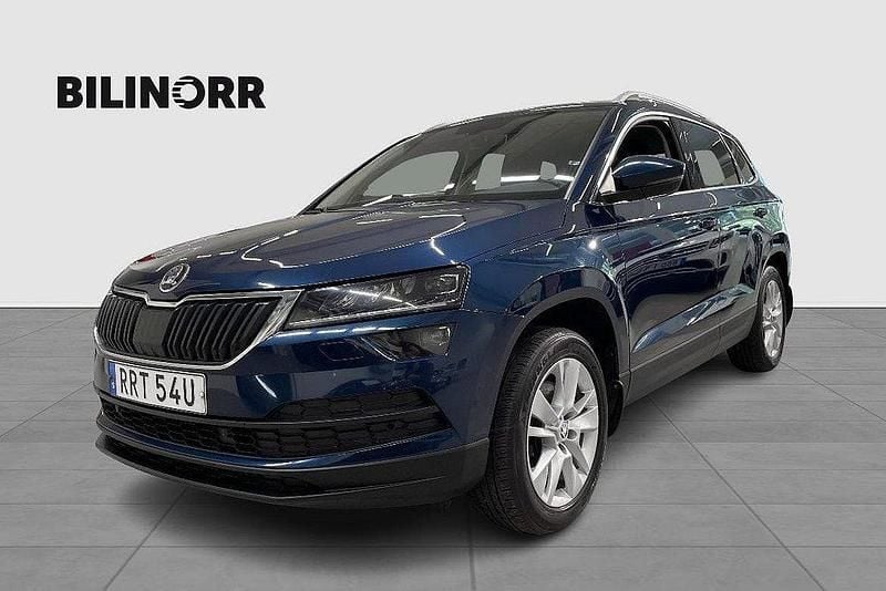 Blå Begagnad 2020 Skoda Karoq SUV | 219 900 kr (Marknadspris) - Bild 1/4