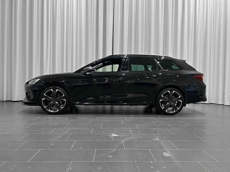 Begagnad Cupra Leon 150 HK (110 kW) 2021 Midnight black metallic Kombi