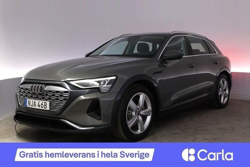 Grå Begagnad 2023 Audi Q8 e-tron Proline SUV | 538 990 kr (Superpris) - Bild 1/4