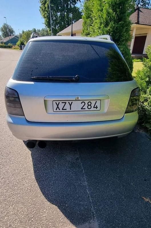 Begagnad 1999 Audi S4 Kombi | 155 000 kr - Bild 1/4