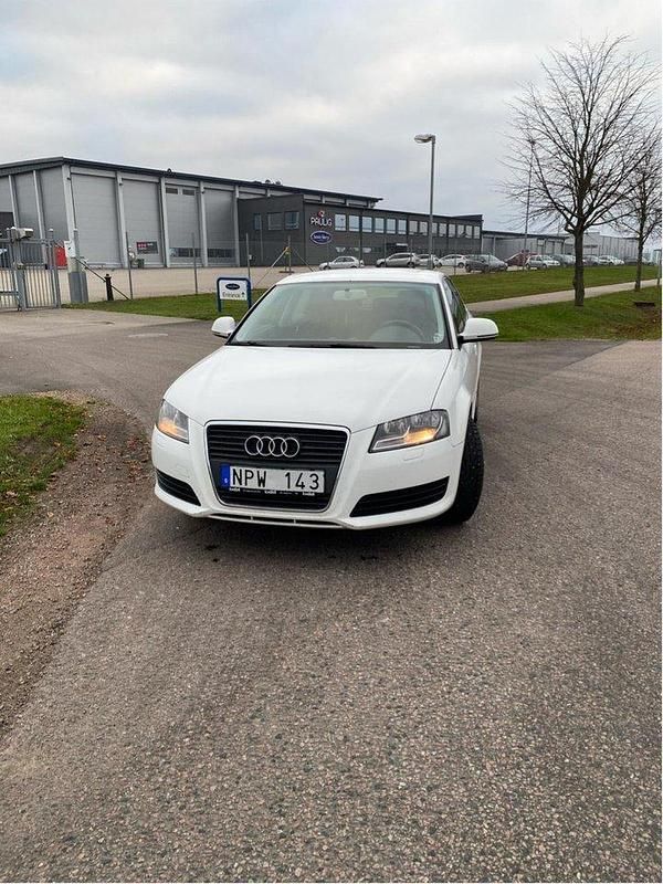 Vit Begagnad 2008 Audi A3 Halvkombi | 68 000 kr (Dyr) - Bild 1/4