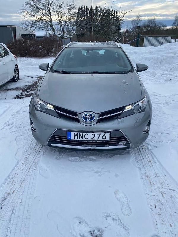 Begagnad Toyota Auris Touring Sports 136 HK (100 kW) 2014 Kombi