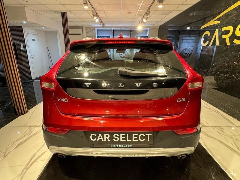 Begagnad Volvo V40 CC Summum 150 HK (110 kW) 2014 Röd Kombi