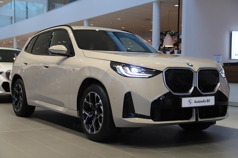 Grå Begagnad 2024 BMW X3 M Sport SUV | 569 000 kr - Bild 1/4