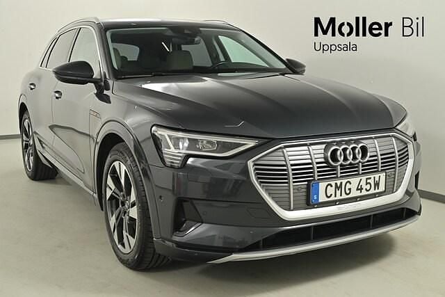 Grå Begagnad 2021 Audi e-tron Proline SUV | 359 000 kr (Bra pris) - Bild 1/4