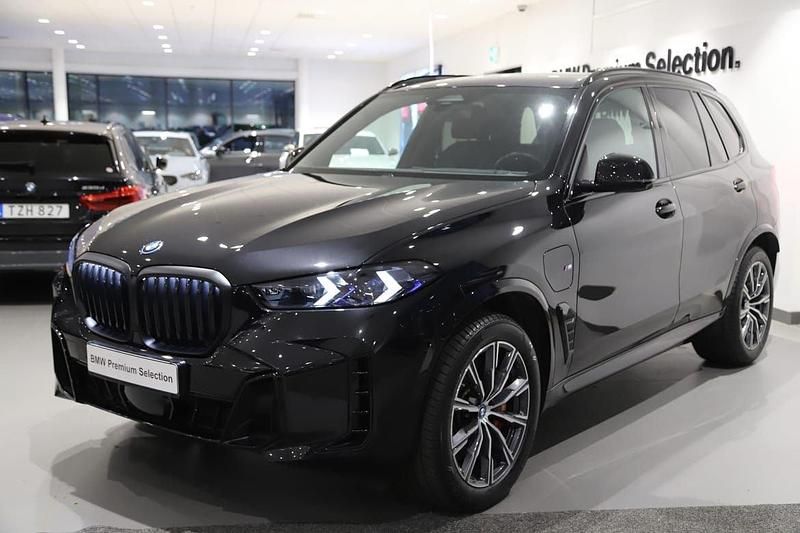 Svart Begagnad 2023 BMW X5 M Sport SUV | 879 000 kr (Bra pris) - Bild 1/2
