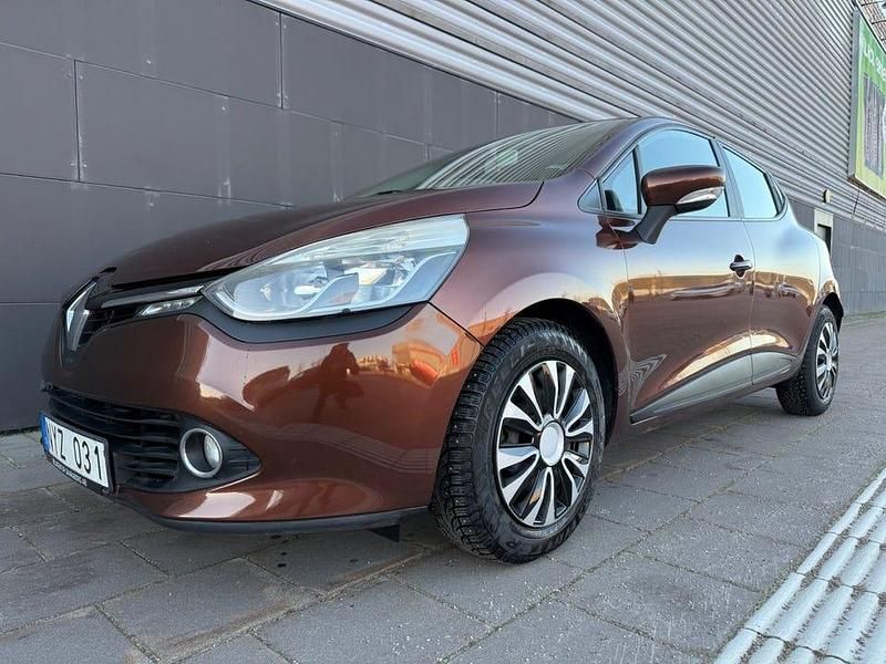 Brun Begagnad 2014 Renault Clio IV | 88 900 kr (Marknadspris) - Bild 1/4