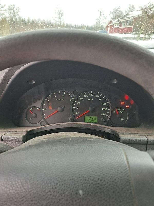 Begagnad Ford Transit Connect 75 HK (55 kW) 2006 Minibuss