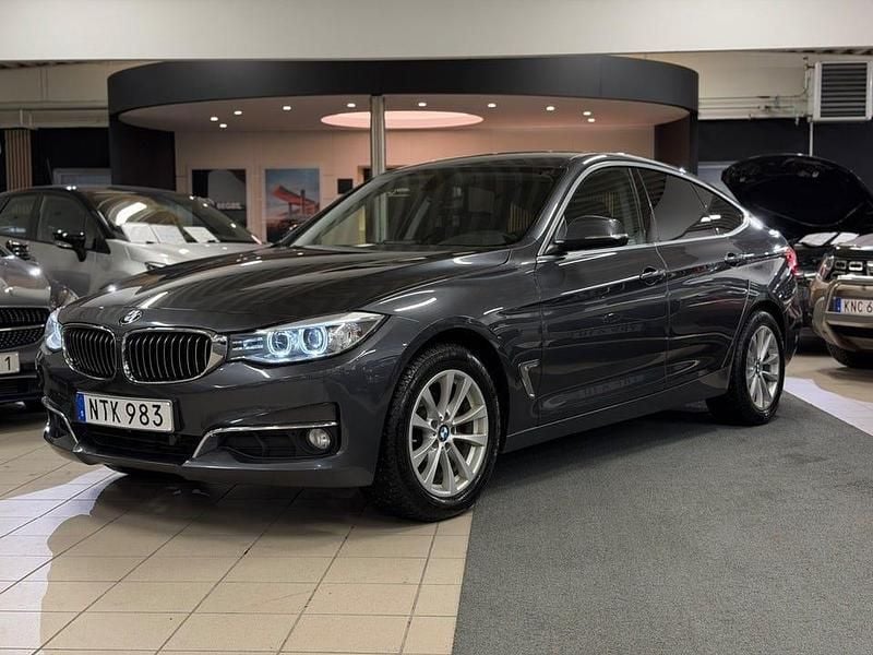 Grå Begagnad 2015 BMW 320 Gran Turismo Luxury Line | 139 000 kr (Bra pris) - Bild 1/4