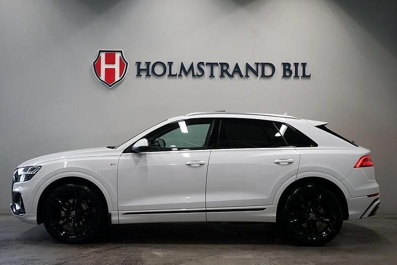 Vit Begagnad 2019 Audi Q8 SUV | 529 900 kr (Marknadspris) - Bild 1/4