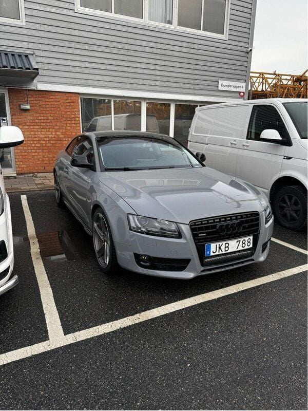 Svart Begagnad 2008 Audi A5 Comfort Sportkupé | 105 000 kr (Marknadspris) - Bild 1/4