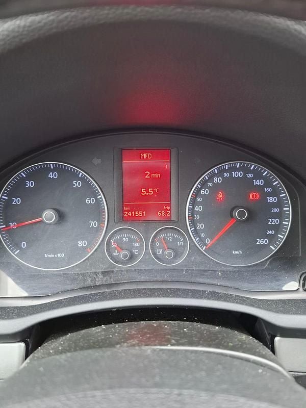 Begagnad VW Golf VI 102 HK (75 kW) 2008 Halvkombi