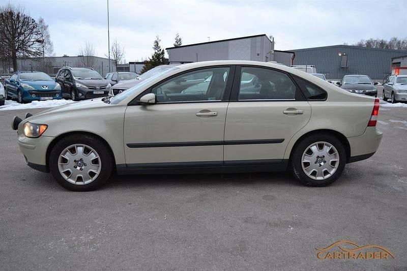Begagnad Volvo S40 136 HK (100 kW) 2006 Ljusgrön (grön) Sedan