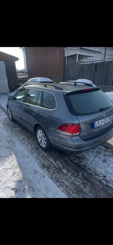 Begagnad VW Golf VI 102 HK (75 kW) 2011 Halvkombi