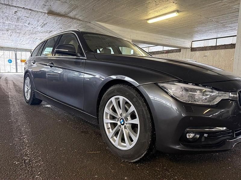 Begagnad BMW 320 Luxury Line 190 HK (139 kW) 2016 Grå Kombi