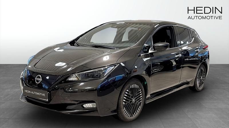 Svart Begagnad 2022 Nissan Leaf Halvkombi | 199 900 kr (Lite dyr) - Bild 1/4