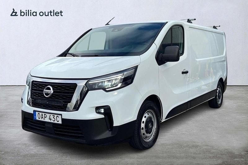 Vit Begagnad 2023 Nissan Primastar Minibuss | 309 900 kr (Marknadspris) - Bild 1/3