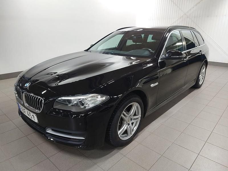 Begagnad BMW 520 190 HK (139 kW) 2014 Svart Kombi