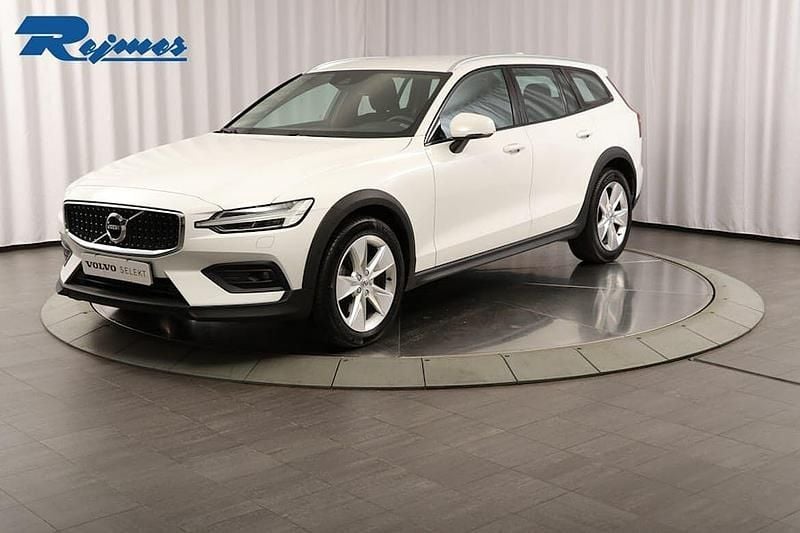 Begagnad 2022 Volvo V60 CC Kombi | 349 900 kr (Marknadspris) - Bild 1/4