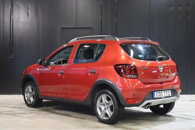 Begagnad Dacia Sandero Stepway 90 HK (66 kW) 2017 Röd SUV