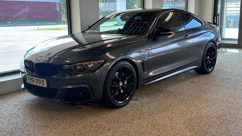 Grå Begagnad 2016 BMW 440 M Sport Sportkupé | 379 900 kr - Bild 1/4