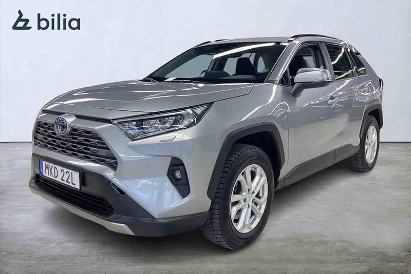 Silver Begagnad 2024 Toyota RAV4 Hybrid Active SUV | 399 900 kr (Bra pris) - Bild 1/1