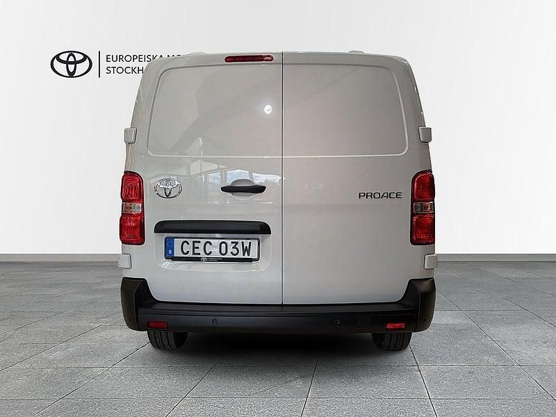 Ny Toyota Proace 2026 Vit Minibuss