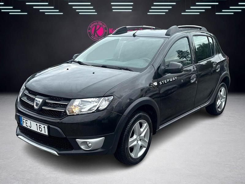 Svart Begagnad 2013 Dacia Sandero Stepway Halvkombi | 54 900 kr (Dyr) - Bild 1/4