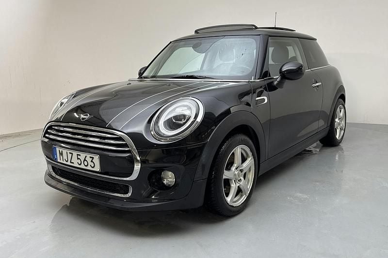 Begagnad Mini Cooper Pepper 136 HK (100 kW) 2019 Svart Halvkombi