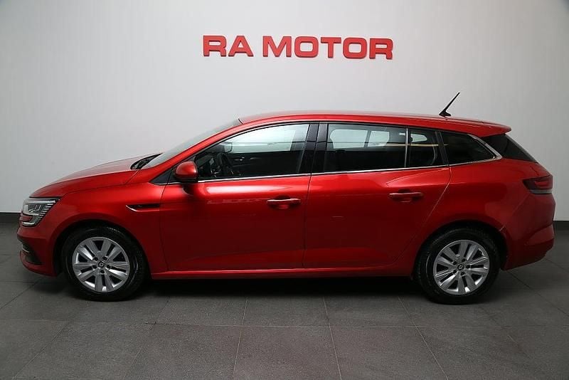 Begagnad Renault Mégane GrandTour 140 HK (102 kW) 2023 Röd Kombi