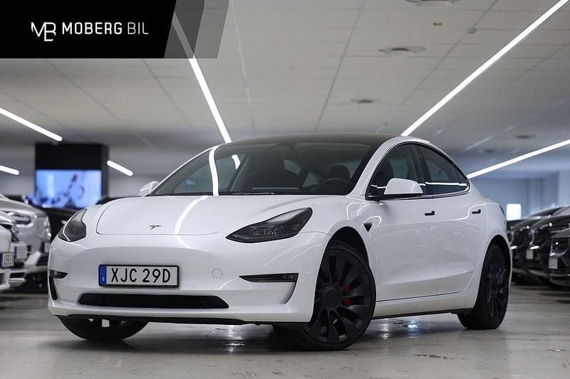 Vit Begagnad 2022 Tesla Model 3 Performance Sedan | 339 900 kr (Lite dyr) - Bild 1/3