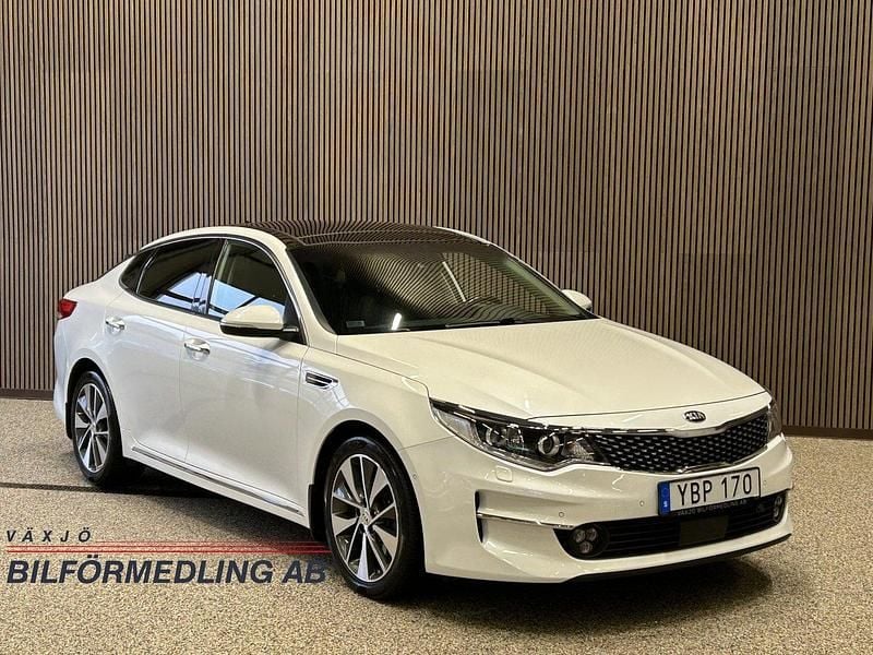 Vit Begagnad 2015 Kia Optima Launch Edition Sedan | 164 900 kr (Marknadspris) - Bild 1/4