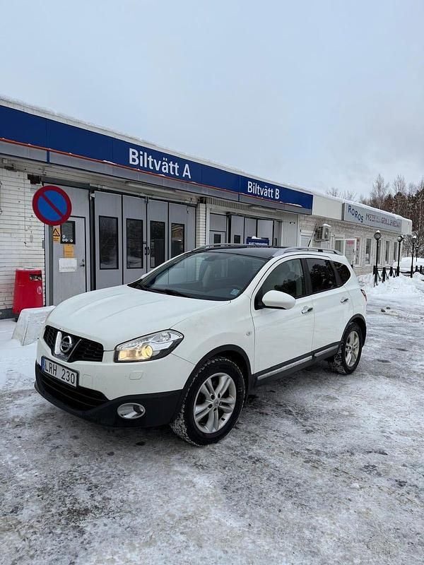 Begagnad Nissan Qashqai +2 150 HK (110 kW) 2011 Vit SUV