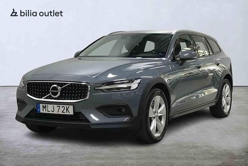 Grå Begagnad 2022 Volvo V60 CC Kombi | 327 900 kr (Marknadspris) - Bild 1/1