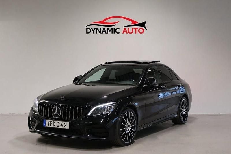 Svart Begagnad 2018 Mercedes C220 AMG Sedan | 299 990 kr (Dyr) - Bild 1/4