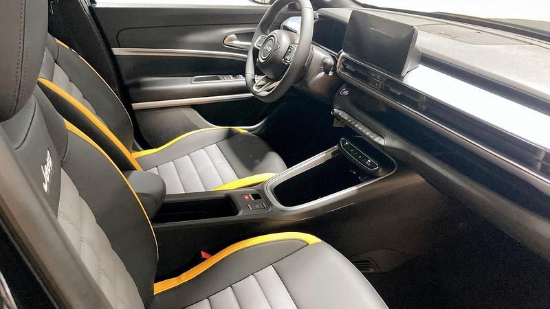 Begagnad Jeep Avenger North 136 HK (100 kW) 2025 Svart SUV