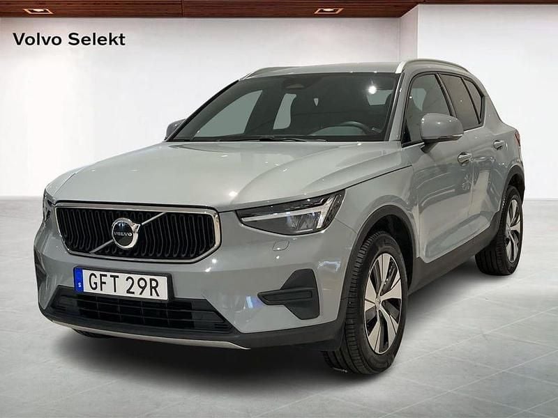 Begagnad Volvo XC40 Core 200 HK (147 kW) 2025 Grå SUV