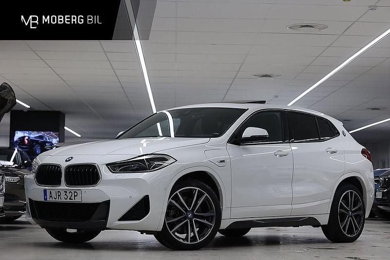 Vit Begagnad 2022 BMW X2 M Sport SUV | 339 900 kr (Marknadspris) - Bild 1/2