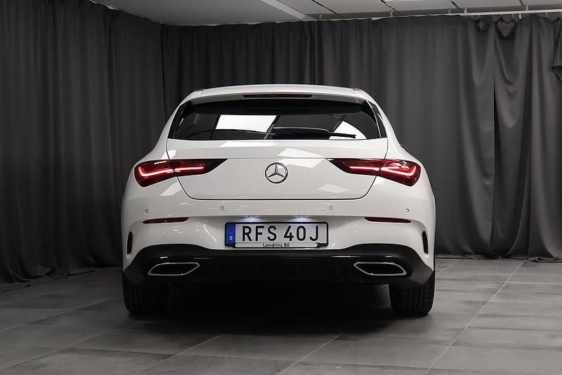 Begagnad Mercedes CLA200 Shooting Brake Advanced Plus 163 HK (119 kW) 2024 Vit Kombi