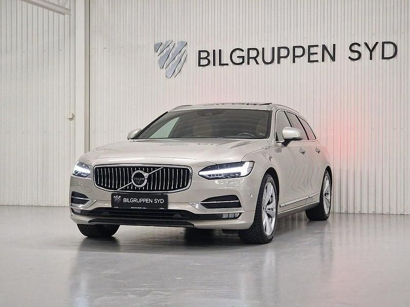 Begagnad Volvo V90 Inscription 235 HK (172 kW) 2017 Ljusbrun Kombi