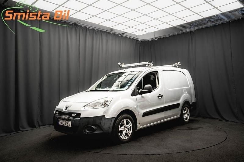 Grå Begagnad 2015 Peugeot Partner Minibuss | 78 600 kr (Lite dyr) - Bild 1/3