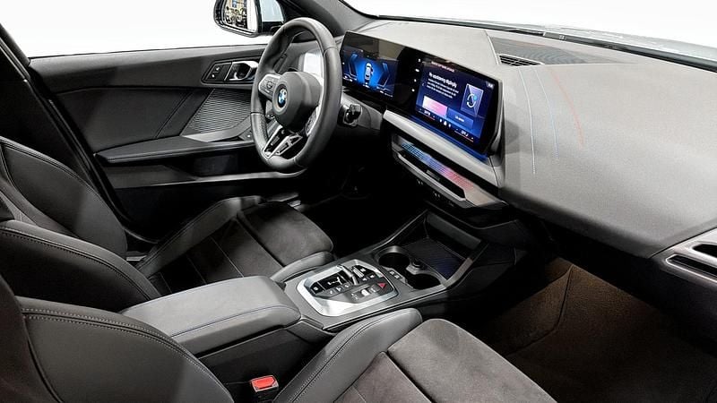 Begagnad BMW 120 M Sport 170 HK (125 kW) 2025 Halvkombi