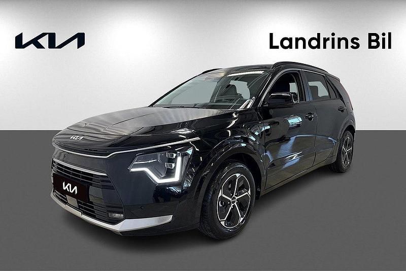 Svart Ny 2025 Kia Niro Advance SUV | 392 666 kr - Bild 1/4