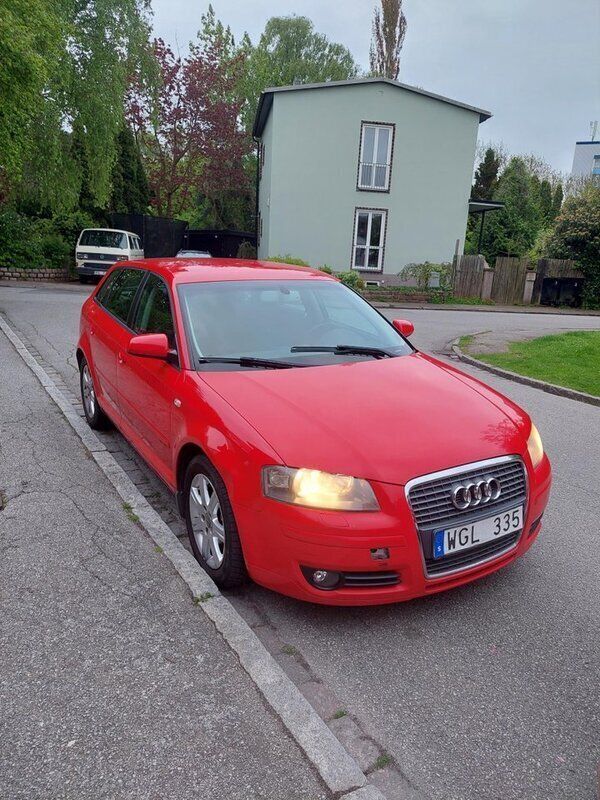 Röd Begagnad 2005 Audi A3 Sportback Comfort Halvkombi | 32 500 kr (Superpris) - Bild 1/4