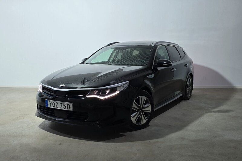 Svart Begagnad 2018 Kia Optima Hybrid Sport Sedan | 158 700 kr (Marknadspris) - Bild 1/3
