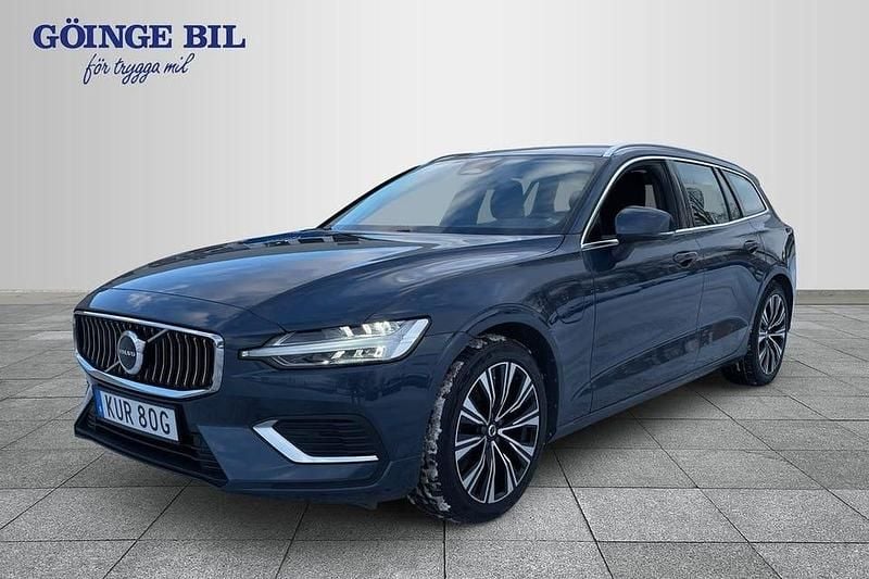 Blå Begagnad 2023 Volvo V60 Core Kombi | 369 000 kr (Marknadspris) - Bild 1/2