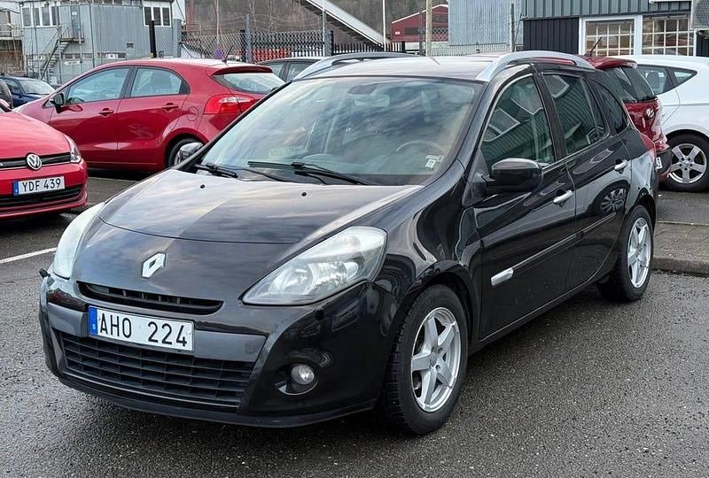 Svart Begagnad 2011 Renault Clio II Kombi | 39 990 kr (Bra pris) - Bild 1/4
