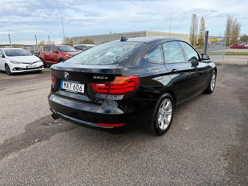 Begagnad BMW 320 Gran Turismo Advantage 190 HK (139 kW) 2016 Svart Halvkombi