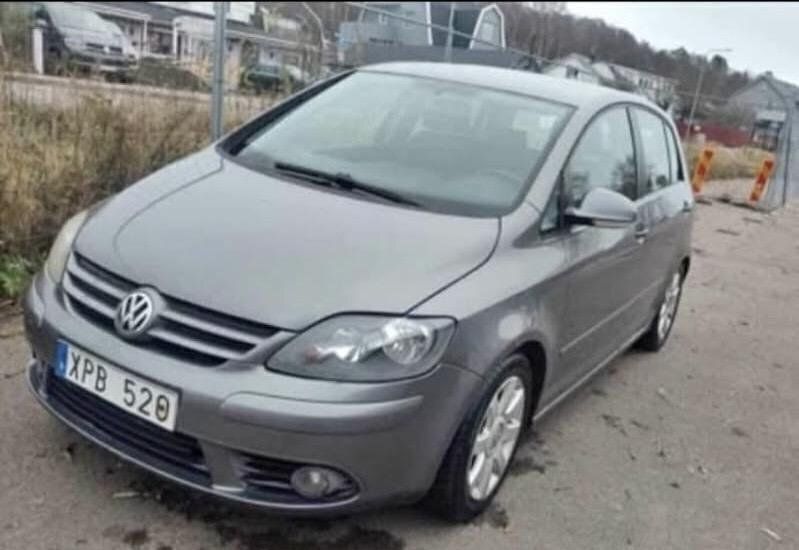 Grå Begagnad 2006 VW Golf Plus Cross Sportline Minibuss | 27 500 kr (Marknadspris) - Bild 1/3