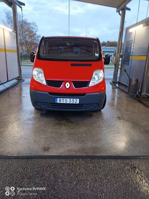 Begagnad Renault Trafic 114 HK (83 kW) 2014 Minibuss